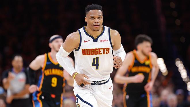 他一年8次 他一年8次